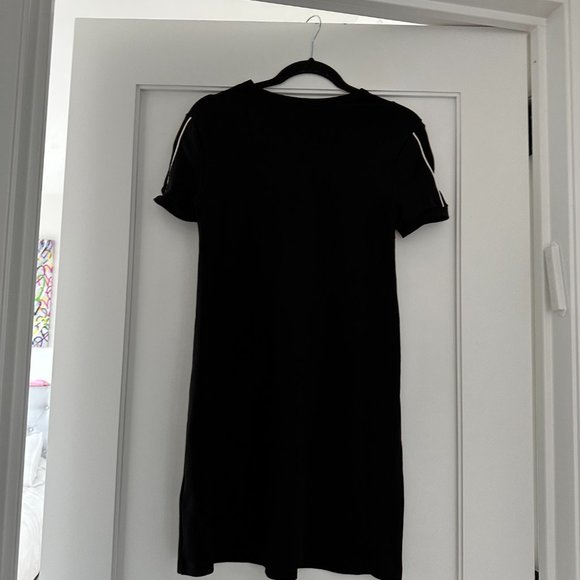 Red Valentino Mini Sheath Dress Small Black Crew Neck Short Sleeve Ruffle Print - Picture 9 of 12